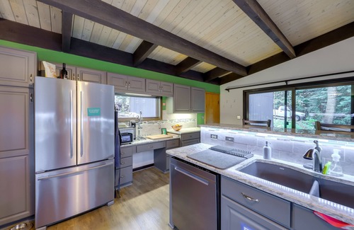 Dumont Cabina | Mid-Century Cabin: Creekside, Easy Access to i-70