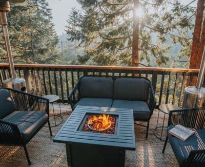 Running Springs Chalet De Esquí | Mid-Century Cabin Perfect for Romantic Getaway
