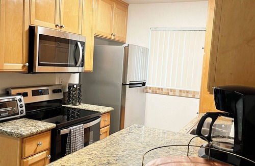 Imperial Beach Condominio | Mid-century condo in heart of Imperial Beach, minutes from the ocean
