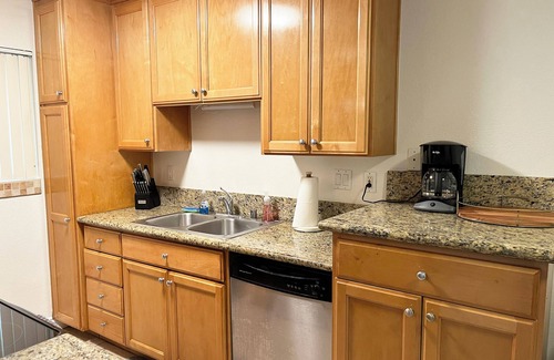 Imperial Beach Condominio | Mid-century condo in heart of Imperial Beach, minutes from the ocean