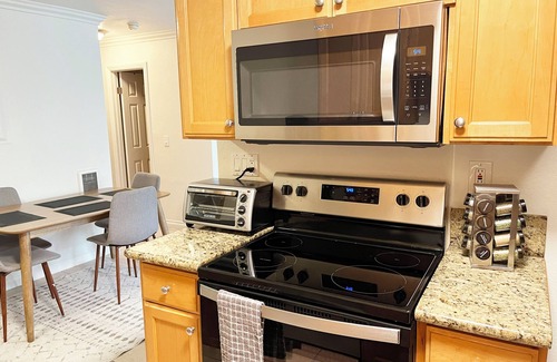 Imperial Beach Condominio | Mid-century condo in heart of Imperial Beach, minutes from the ocean