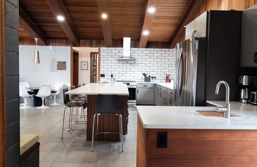 Friberg Cabina | Mid-Century Haven with Private Lakes and Endless Views