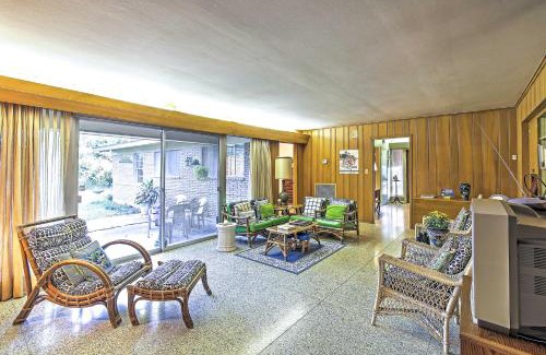 Brownsville Casa | Mid-Century Hideaway Spacious Brownsville Home!