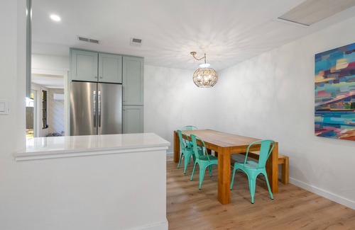 Arlington Park Casa | Mid-Century Home w/ Guesthouse Near Downtown/Siesta Key/SMH