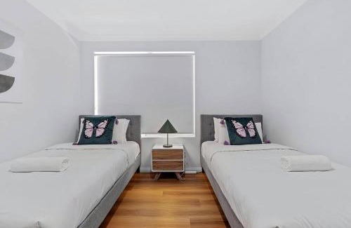Ardross Casa | Mid Century Magic In Ardross