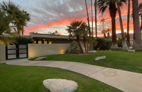 Rancho Mirage Casa | Mid-Century Modern Estate