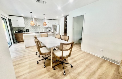 Longwood Casa | Mid Century Modern 3-bedroom house close to everything in Orlando