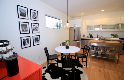 Federal Hill Apartamento | Mid Century Modern Charm in Historic West End
