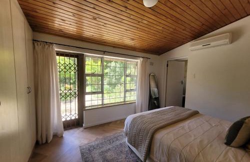 Stellenbosch Casa | Mid Century Modern Gem near town