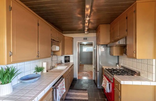 Modesto Casa | ★Mid-Century Modern Home - Close to Downtown★