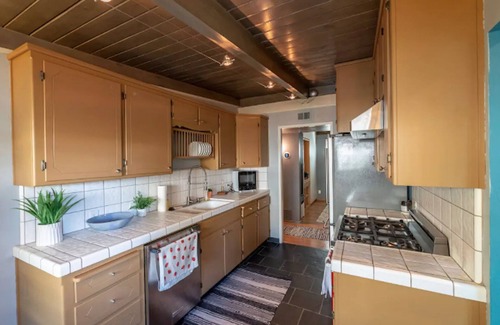 Modesto Casa | ★Mid-Century Modern Home - Close to Downtown★