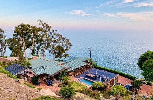 Eastern Malibu Casa | Mid-century modern Malibu home with ocean views and office to work from home