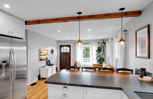 Eagle Rock Casa | Mid-Century Modern Craftsman Hillside Home