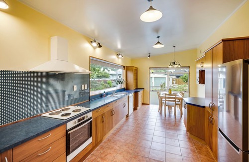 Hastings Casa | Mid Century Oasis - Hastings Holiday Home