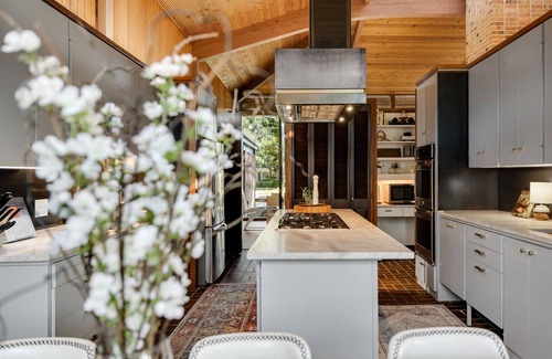 North Dallas Casa | Mid-Century Oasis