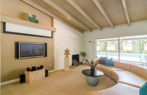 Hidden Hills Casa | Mid Century Rambling Rancher