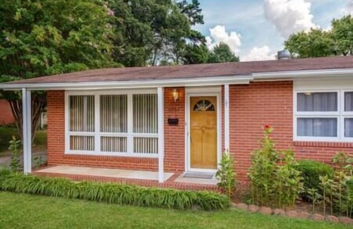Winston - Salem Casa | Winston's Salem Mid-Century Palace - UNCSA
