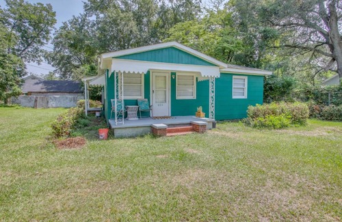 Wilmington Casa | Mid-Century Wilmington Cottage 3 Mi to Riverwalk