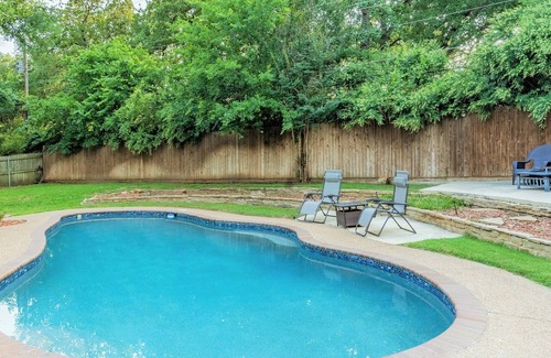 North Richland Hills Casa | Mid-Cities Oasis: Pool, Hot Tub, and Pet-Friendly