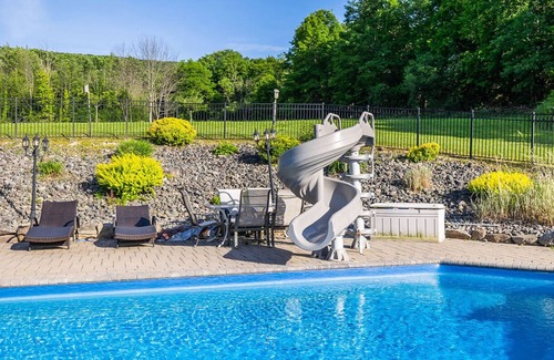 Newburgh Casa | Mid-Hudson Estate on 11 acres with pool