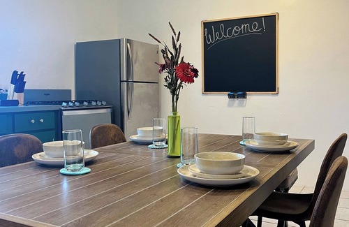 Estate Hermon Hill Casa | Mid-Island Comfort & Fun @ Hermons Hideaway