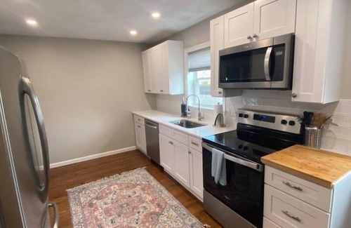 Middletown Casa | Mid-Island Retreat: Home close to Newport