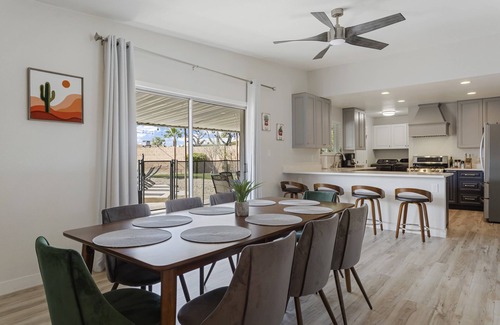 Tempe Casa | Mid Mod Desert Oasis - FREE Heated Pool by Old Town, ASU, Golf & Spring Training