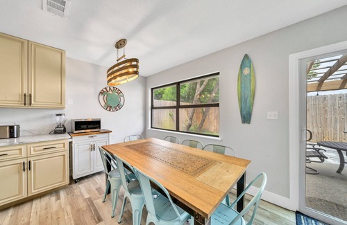 El Centro Beach Casa | Beautiful west PCB house with easy walk to beach