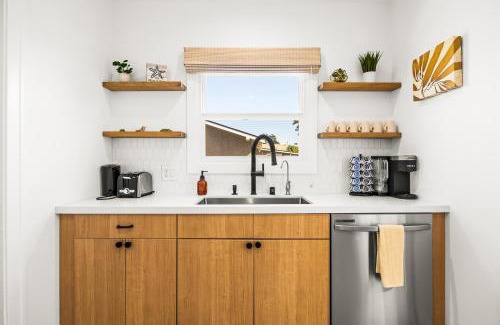 Ventura Casa | Mid-Town Escape