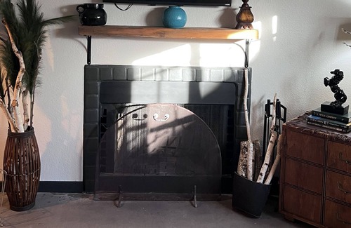 Raskin Estates Condominio | Midcentury 2 BR condo minutes from WM BJ and Super Bowl