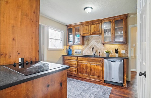 Fort Worth Casa | Midcentury Modern Home - Close to TCU/Dickies/Zoo!