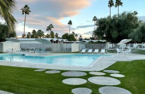 Araby Casa | Midcentury Perfection in Palm Springs