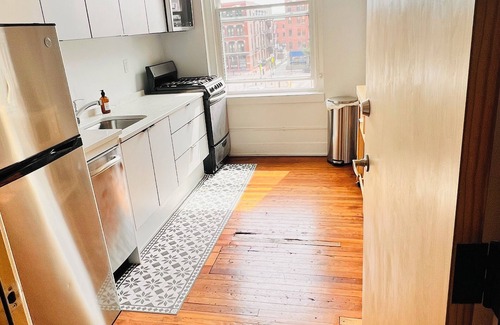 Downtown Des Moines Apartamento | Midcentury Unit Downtown Des Moines near Wells Fargo