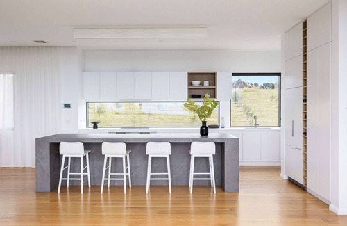 Red Hill South Apartamento | Middle of the Hill | Countryside Estate