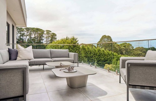 Red Hill South Apartamento | Middle of the Hill | Countryside Estate