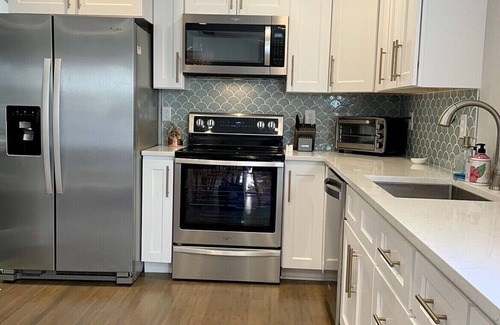 Ogden Casa | Middle Sound Loop Guest House