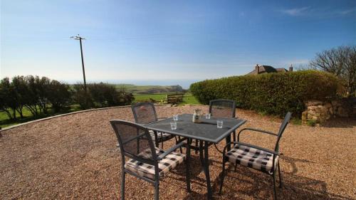 Crynant Casa | Middleton Hall Cottage