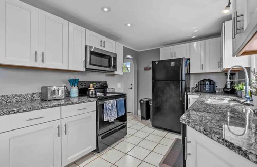 Newport East Casa | Middletown Beach Bungalow Near Newport