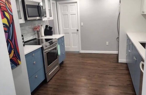 Newport East Apartamento | Middletown Modern Apartment - RIBryan Property