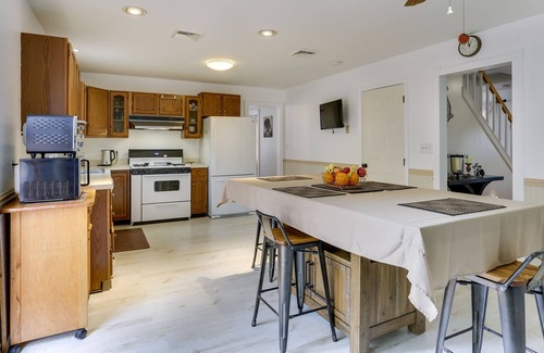 Middletown Casa | Middletown Rental w/ Spacious Back Deck!
