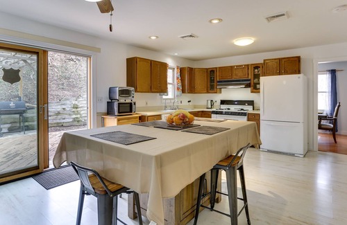 Middletown Casa | Middletown Rental w/ Spacious Back Deck!