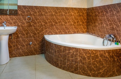 Cantonments Hotel | Midindi Hotel