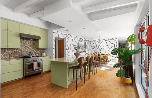 Zilker Casa | MidMod Bungalow 5BR Heated Pool