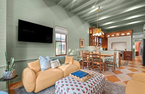 Northwest Quadrant Casa | Midnight Moon Retreat