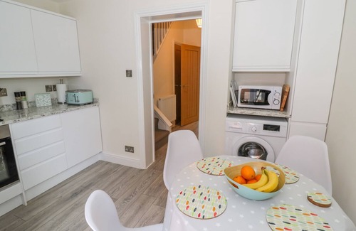 City Centre Cabaña | Midsummer Cottage