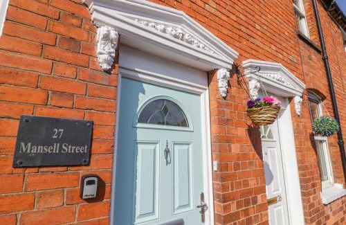City Centre Casa | Midsummer Cottage