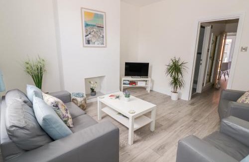 City Centre Casa | Midsummer Cottage