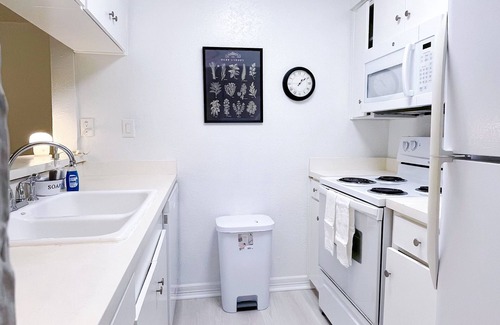Far North Dallas Condominio | Midtown/1B1B Entire Condo with pool/North Dallas