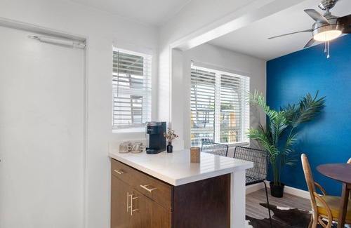 Maryvale Apartamento | Midtown Apt | Pool, Firepit & Style