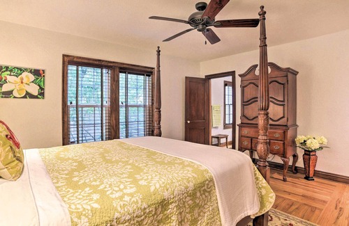 Lakeview Cabaña | 'Midtown Garden Cottage' w/ Backyard Garden!